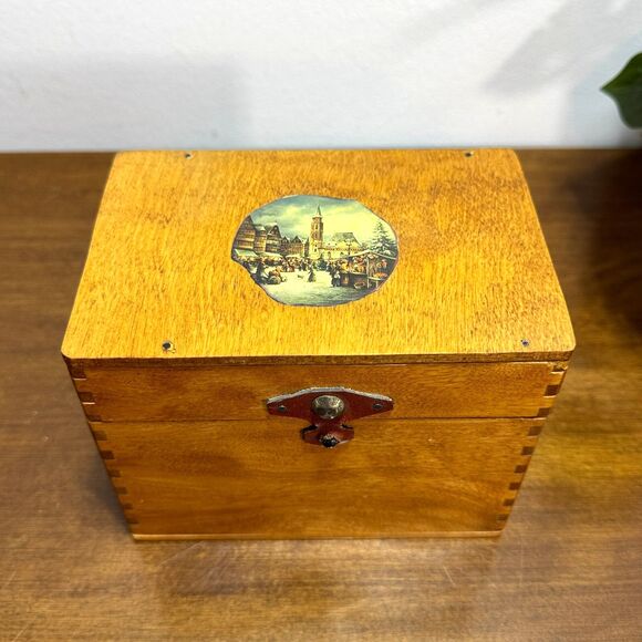 Vintage Woodpecker WoodWare Wood Box Hand Painted in Japan 6x4x5 Wooden - Picture 2 of 14